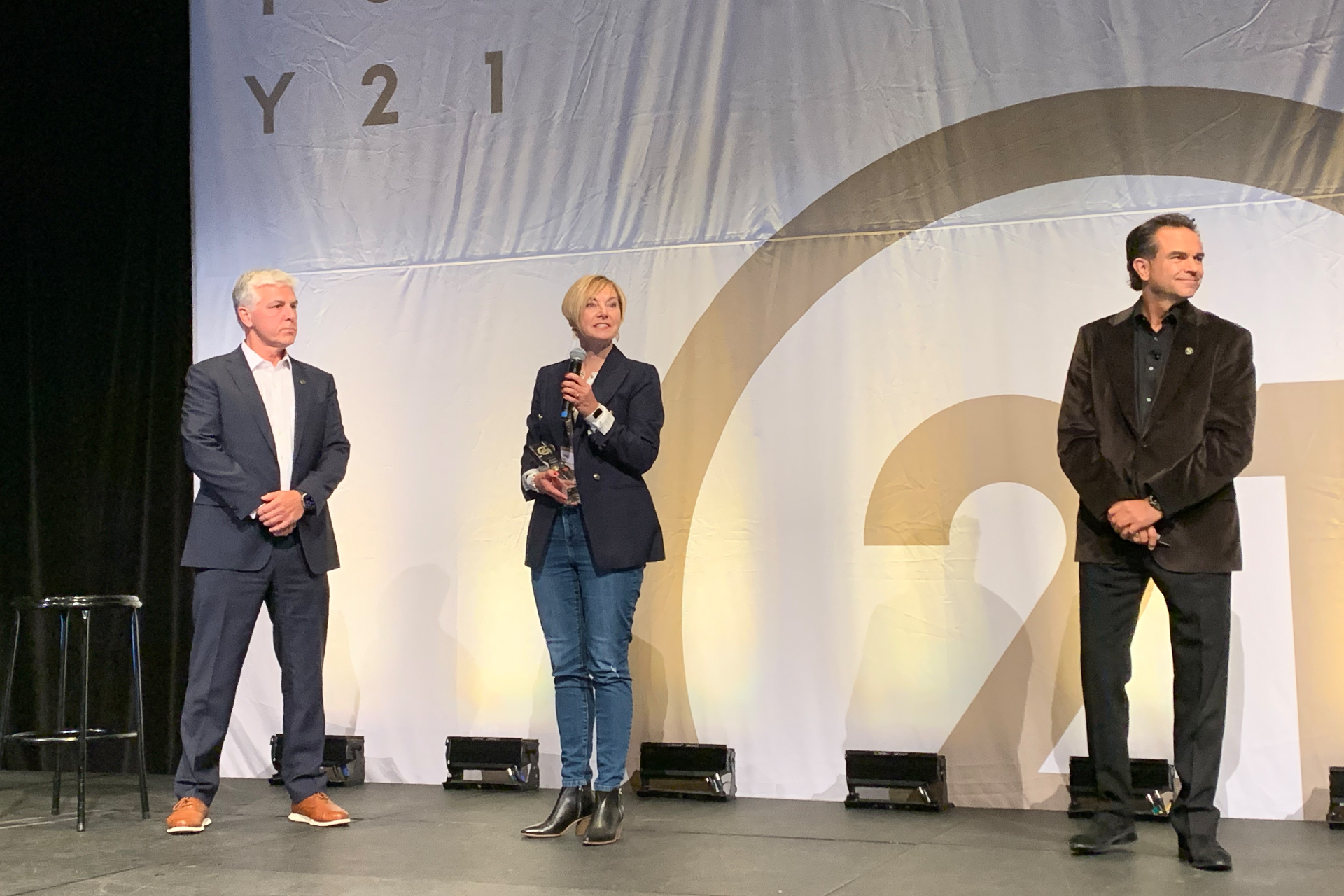 Anne Wolfe winning Sales Associate of the Year